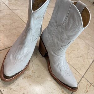 Idyllwind By Miranda Lambert White Western Stitch-Detail Ankle Boots